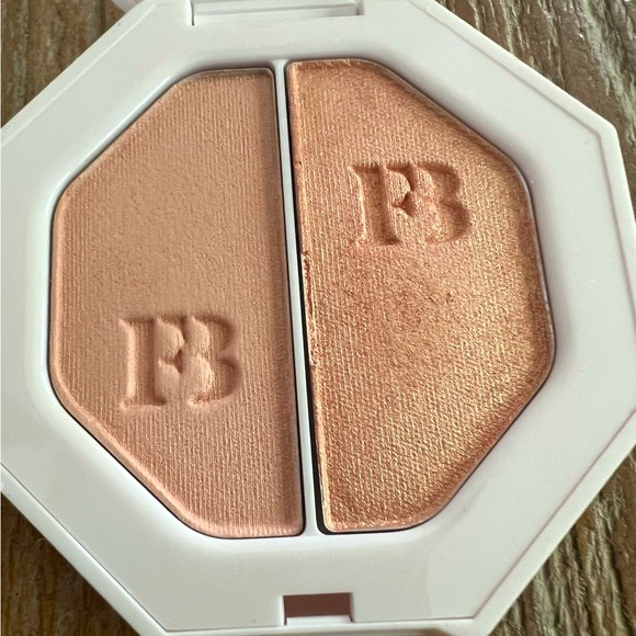 Fenty Beauty Killawatt Highlighter Duo in Mean Money and Hustla Baby | swatched - Picture 2 of 4